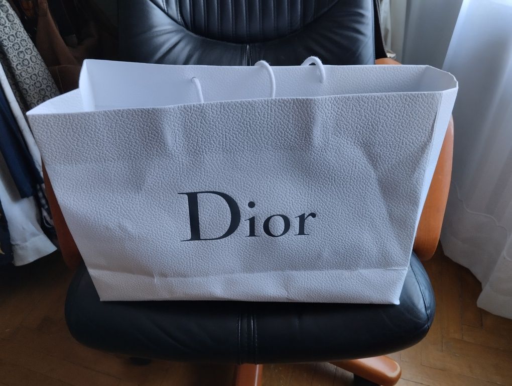 Продам пакет подарочный Dior