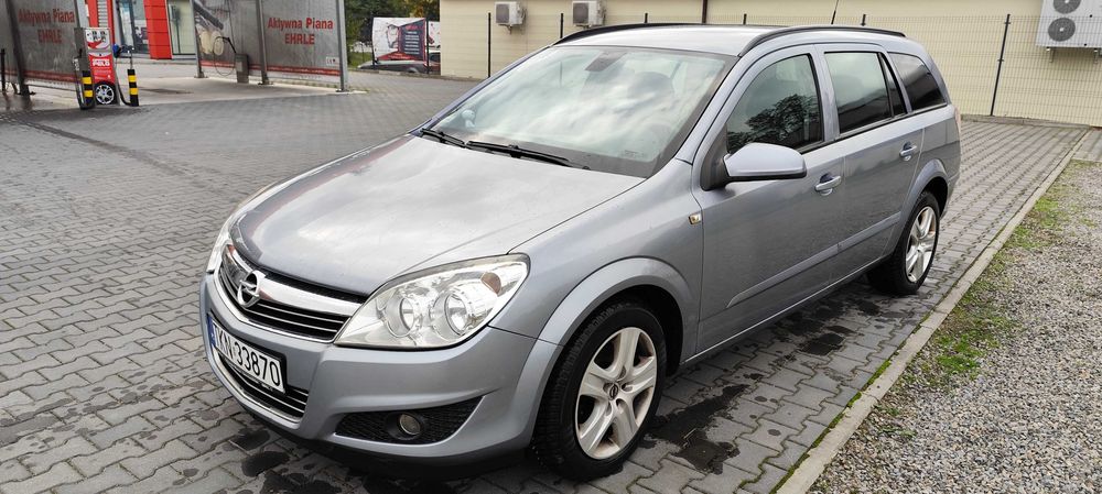 Opel Astra H kombi 1.6 benzyna 2009r + dodatkowe koła