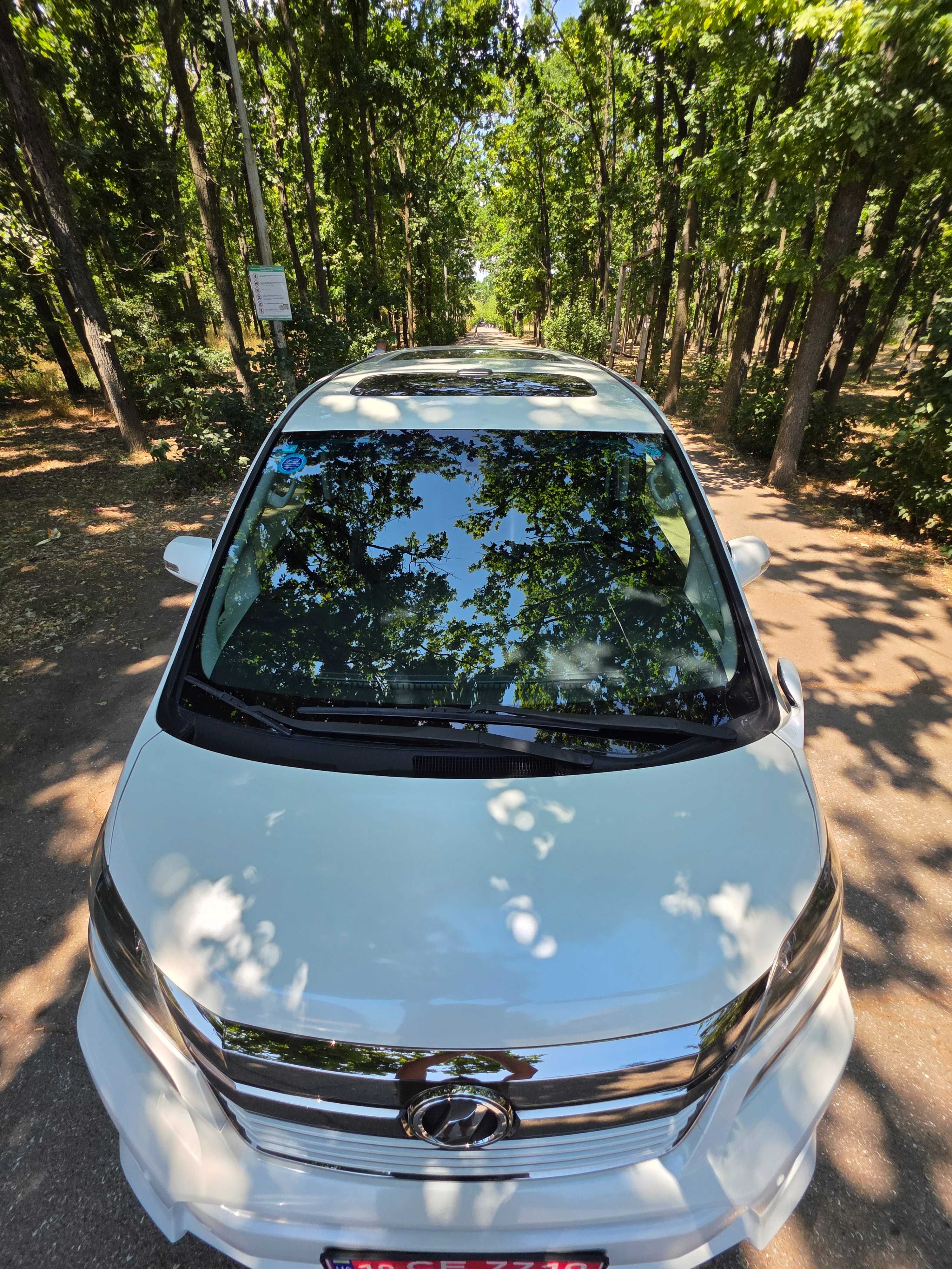 Toyota vellfire '12 Golden Eyes  панорама