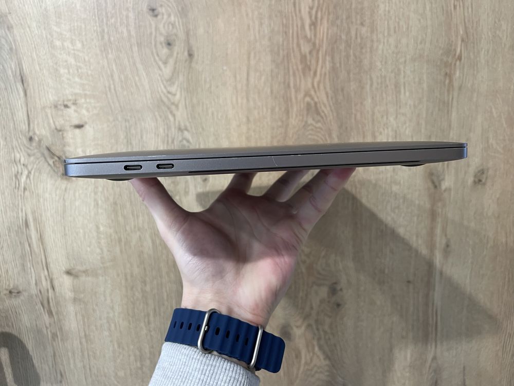 Macbook Pro 13 2019 i7/16/512 Space Gray