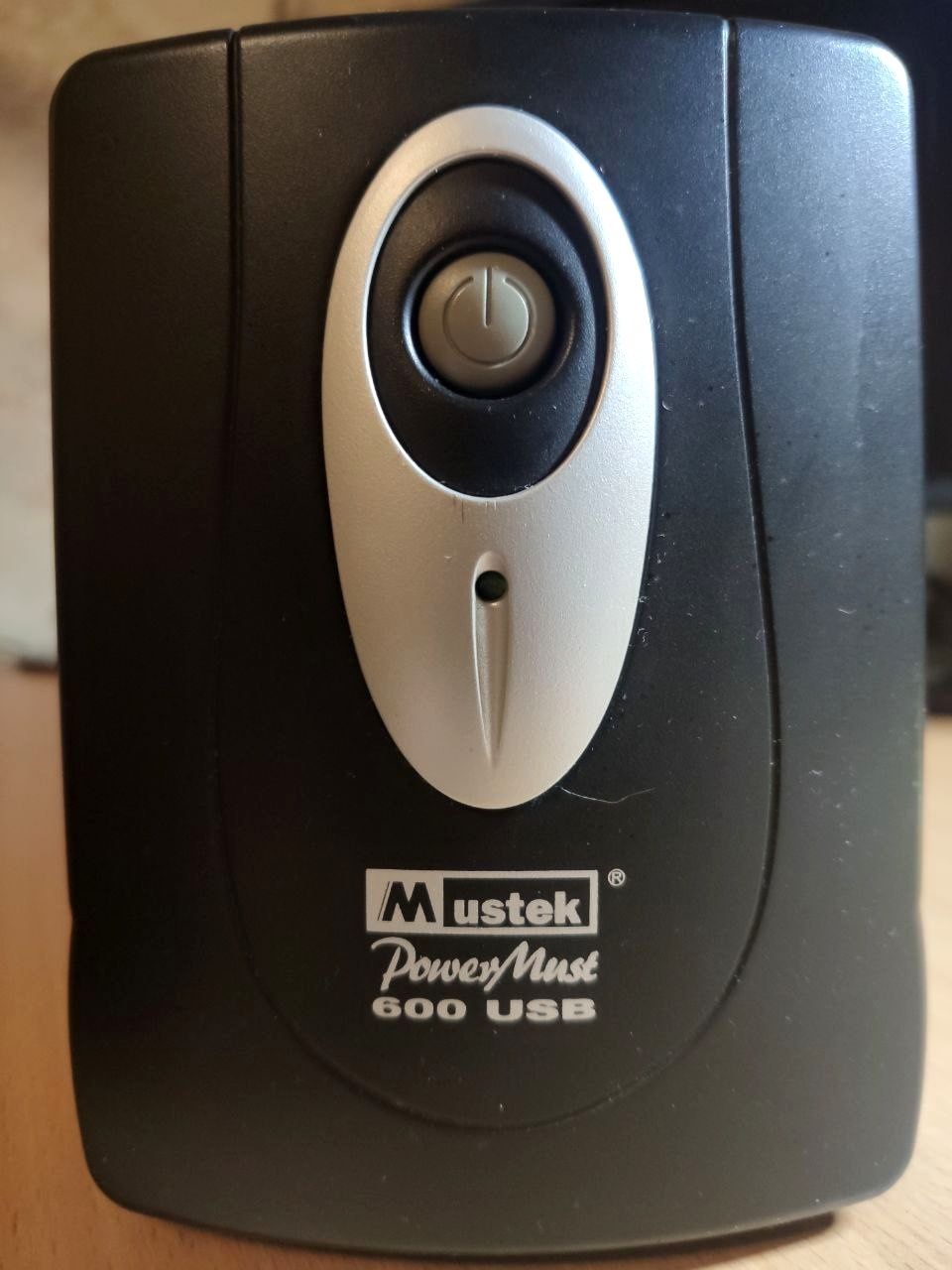 Продам  ДБЖ  Mustek 600 
600VA (360W)
600VA (360W)
