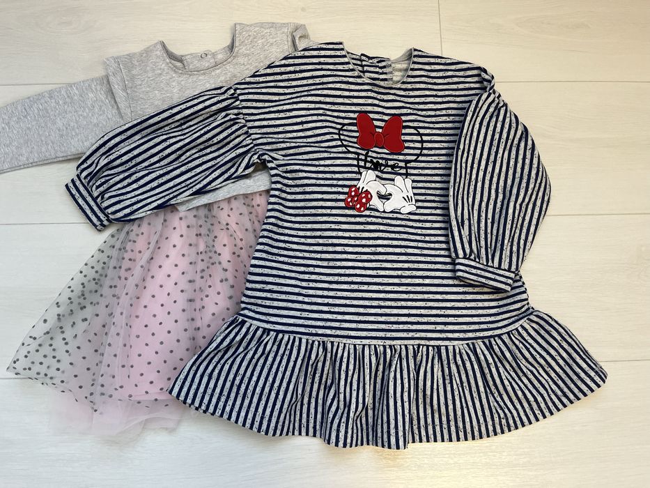 Дві сукні на дівчинку