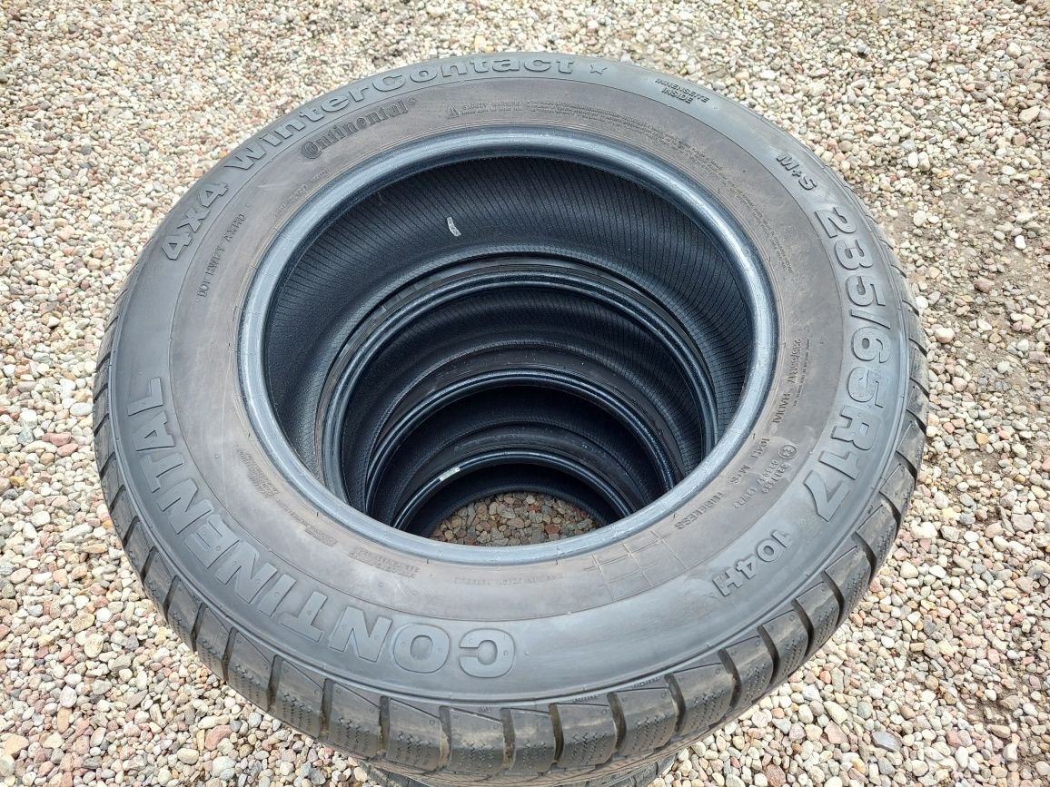 235/65r17 Continental