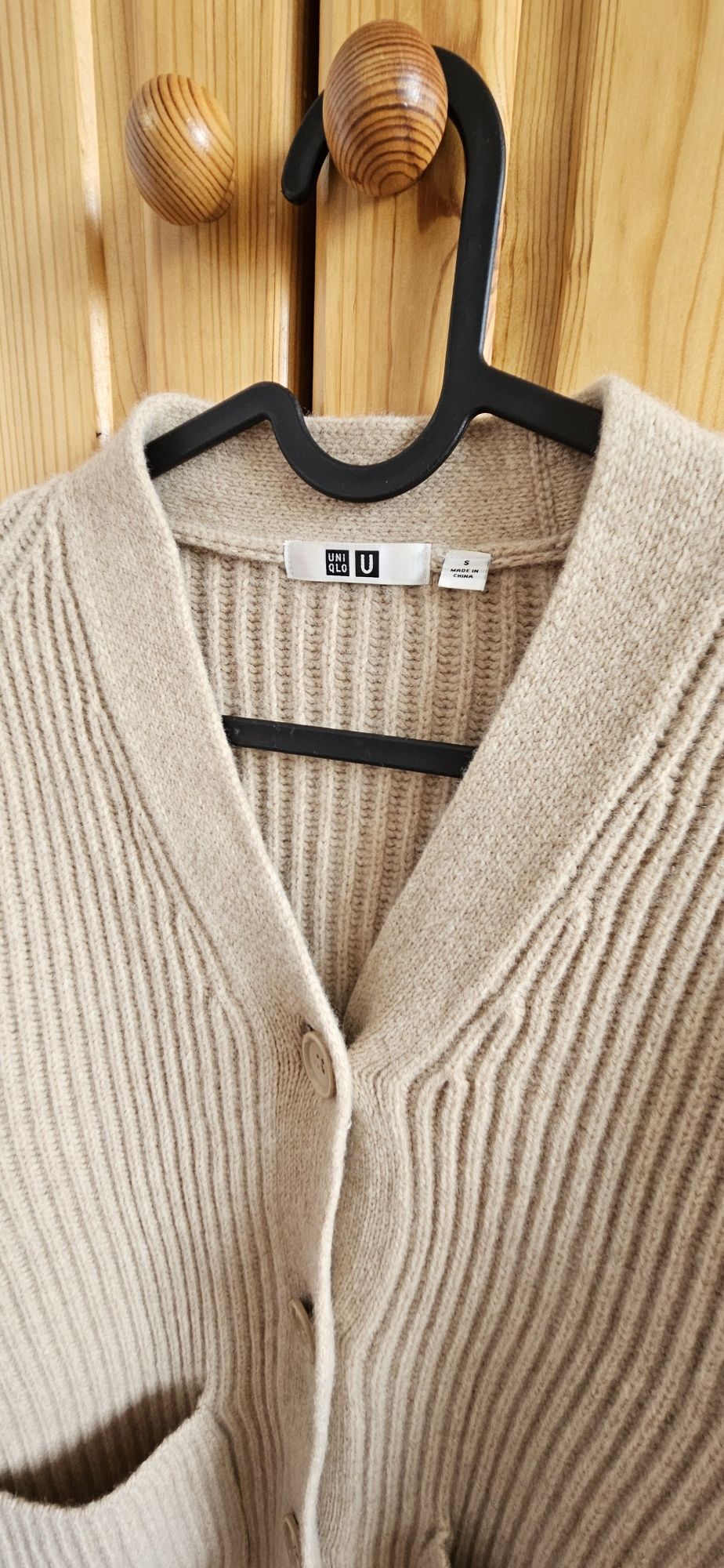 Sweterek, kardigan beżowy, Uniqlo, rozmiar S, 100% wełny