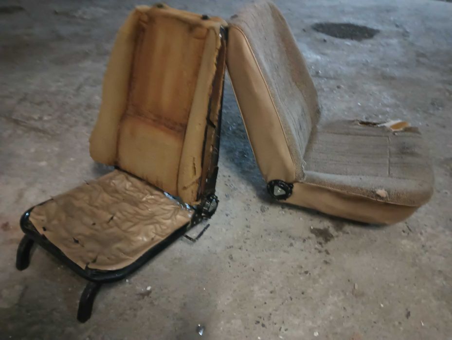 Estructuras 2 bancos frente UMM