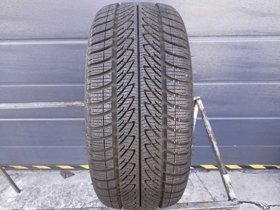 225/40R18 Goodyear UltraGrip 8 Performance opona zima nowa nr8960