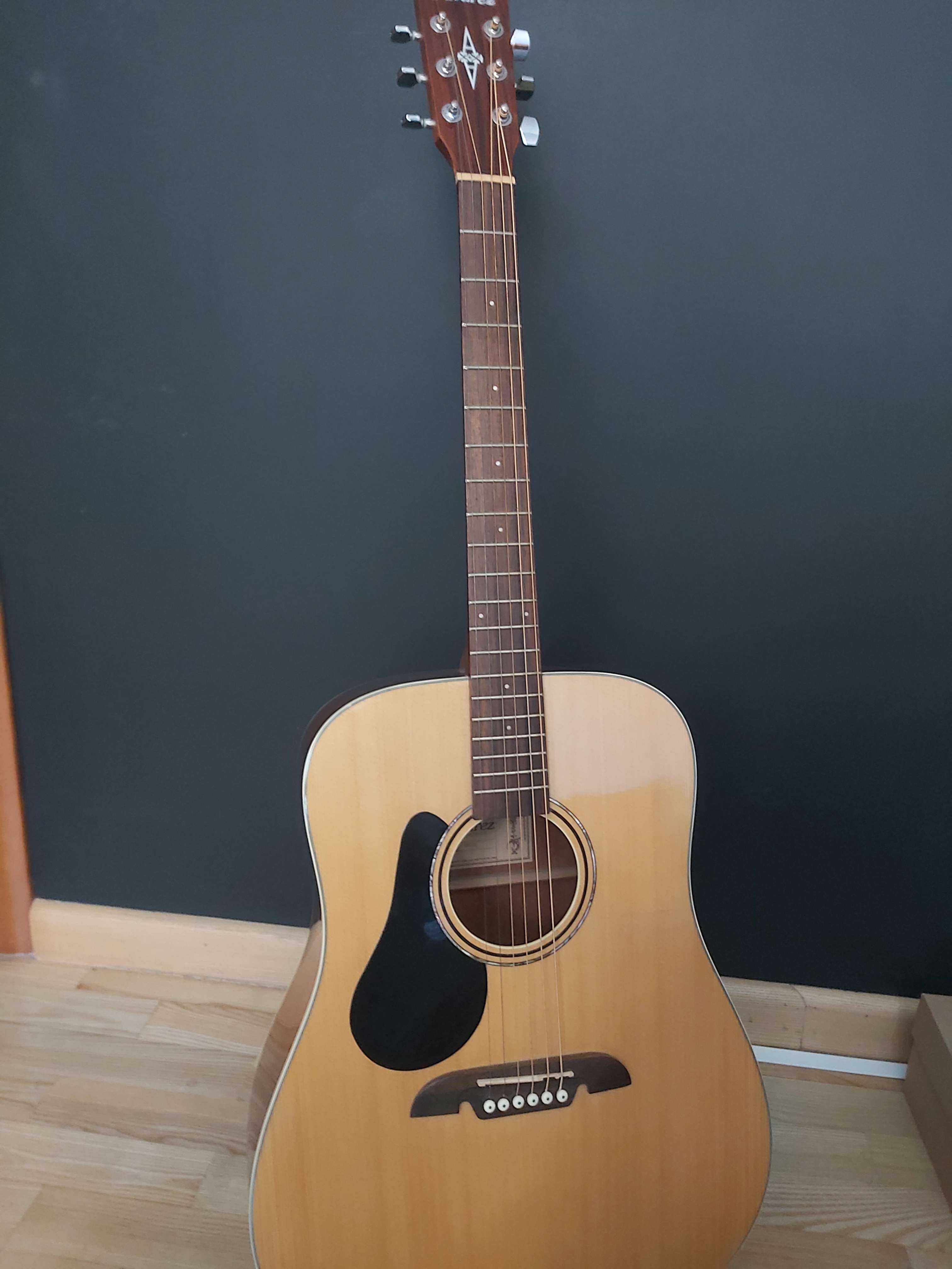 Gitara akustyczna Alvarez RD 26 L (leworęczna) + stojak + stroik