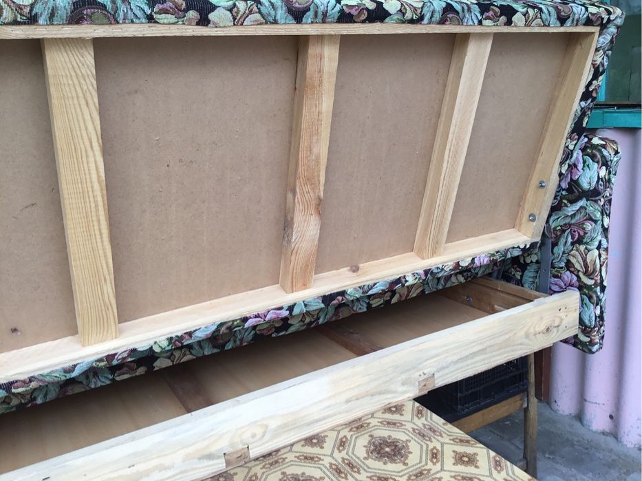 Диван раскладной т после реставрации