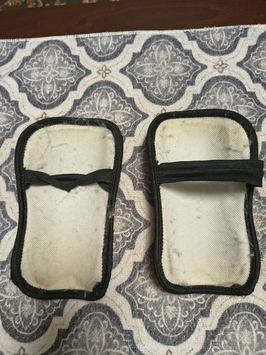 Щитки футбольные детские