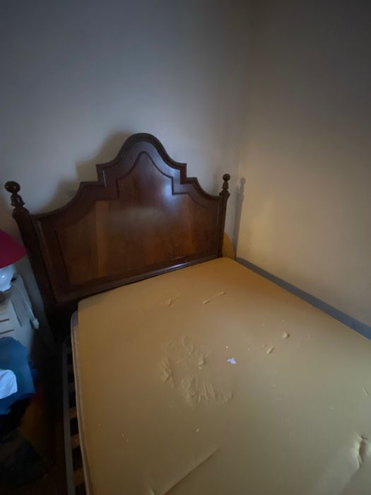 Cama de Casal - com Colchão de 1,80 *1,33