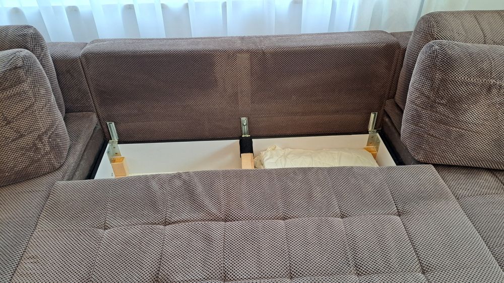 Kanapa narożnik sofa brązowa.