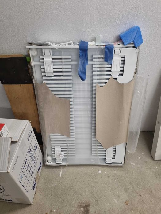 Grzejnik biały 72x50x10 nowy z termostatem G11