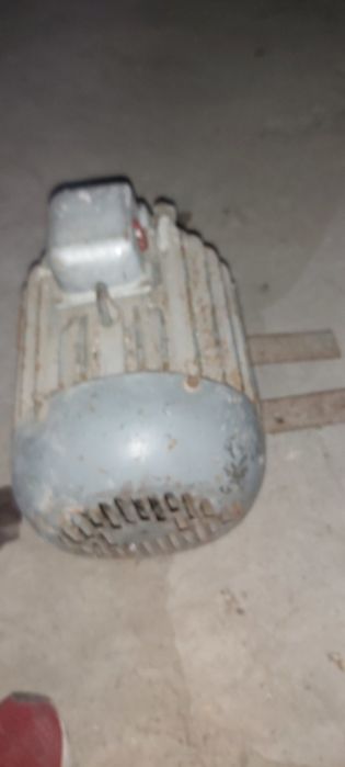 Sprzedam Silnik elektryczny trójfazowy 36kg
