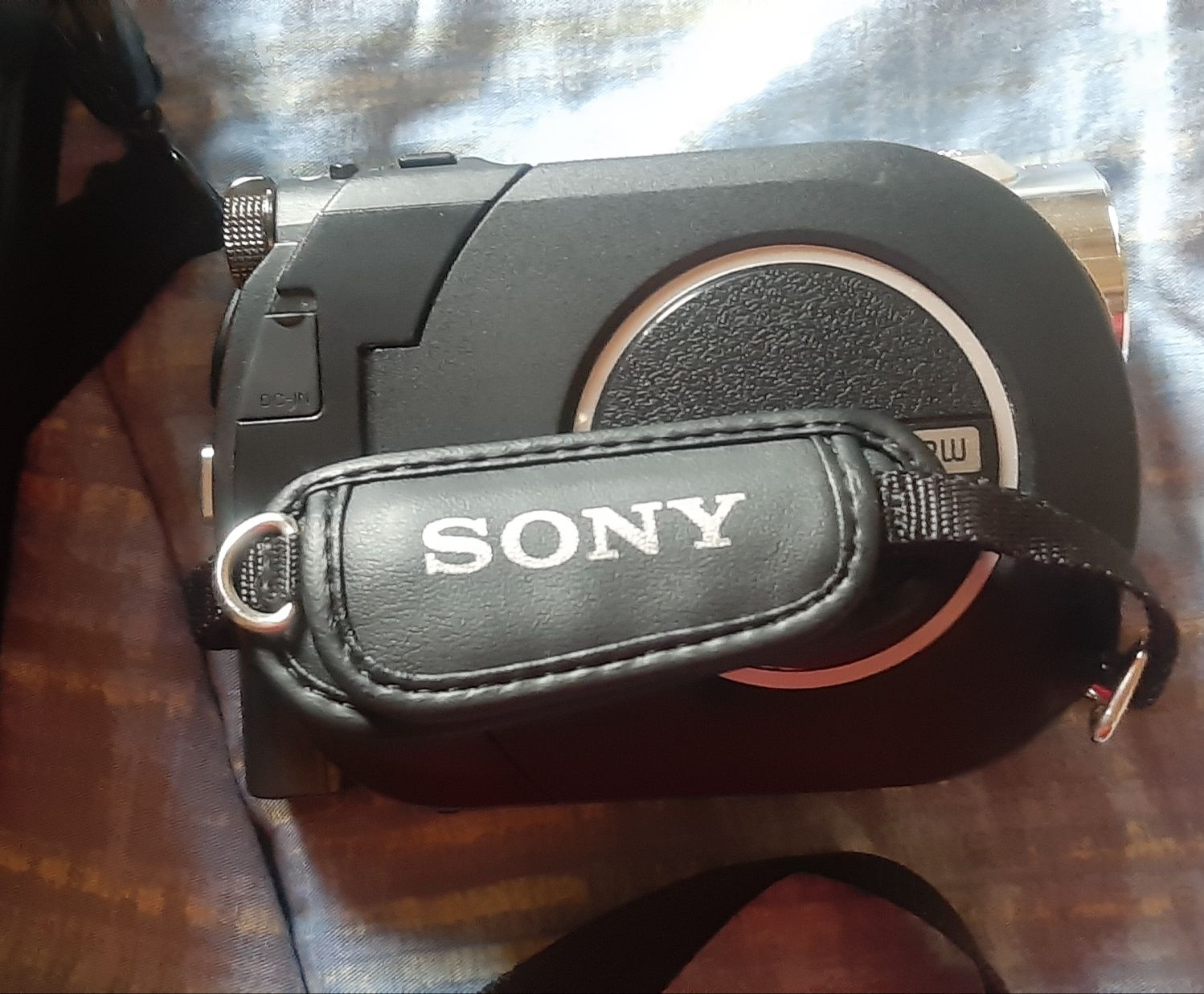 Продам видеокамеру SONY Handycam