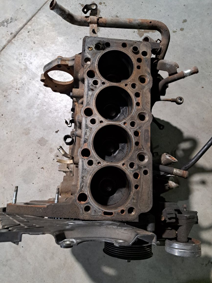 Blok kompletny wał tłoki z17dtr Opel Zafira B Astra H Astra J