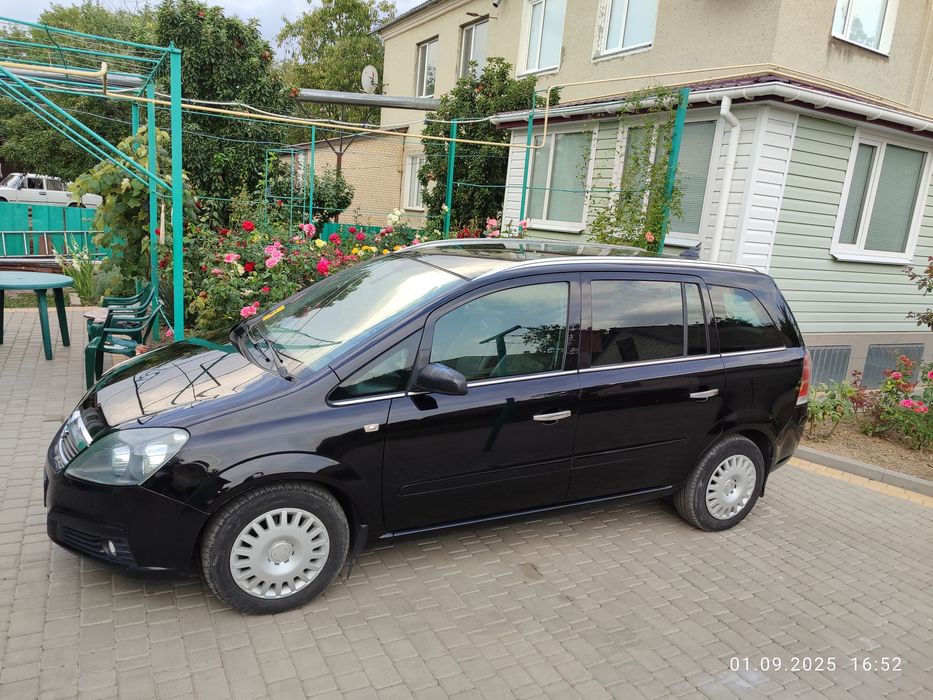 Opel Zafira B 2007 1.8 бензин