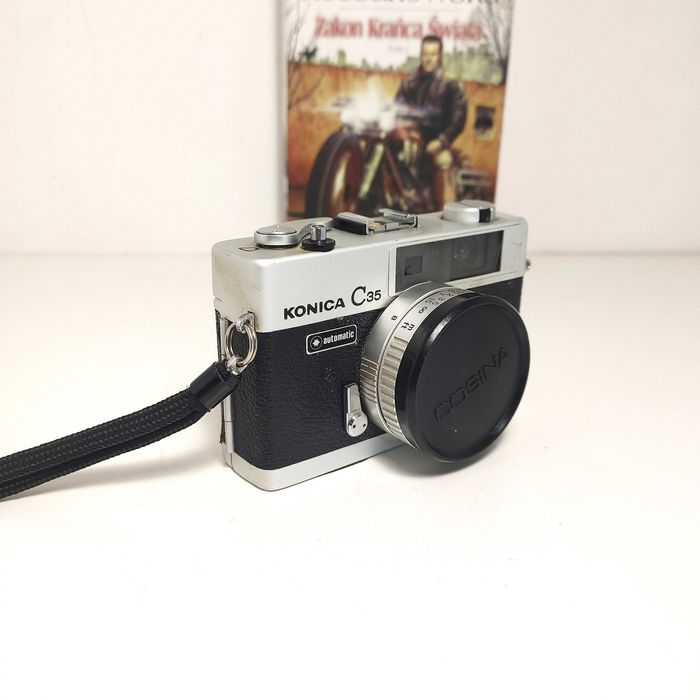 Analogowy kompaktowy Dalmierz KONICA C35 Automatic 1971 r SREBRNA