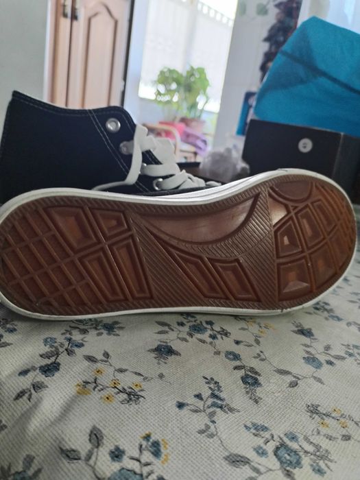 Ténis Converse All Star pretos, 41 novos em caixa.