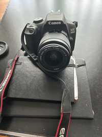 Máquina fotográfica Canon EOS 2000 D