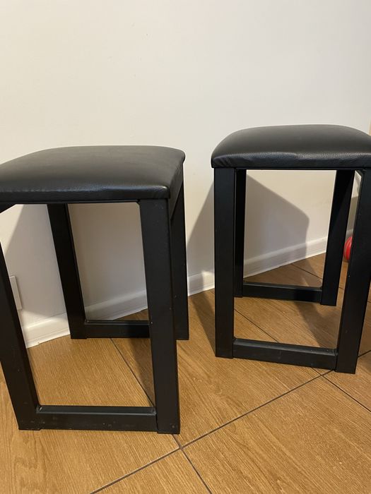 Taborety stolki komplet