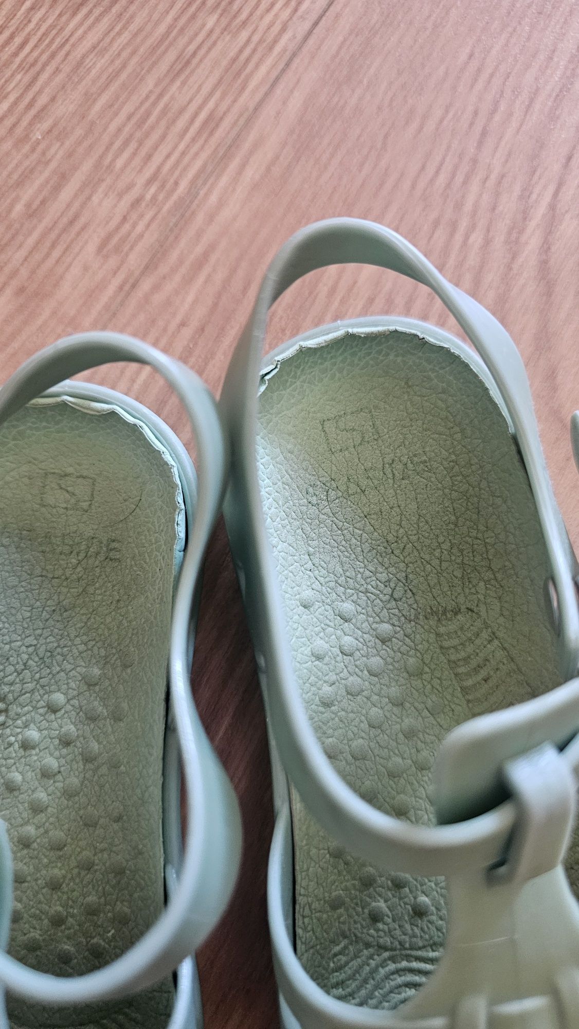 Sandalias verdes t.24