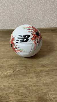 Профессиональный Футбольный мяч New Balance Geodesa Pro