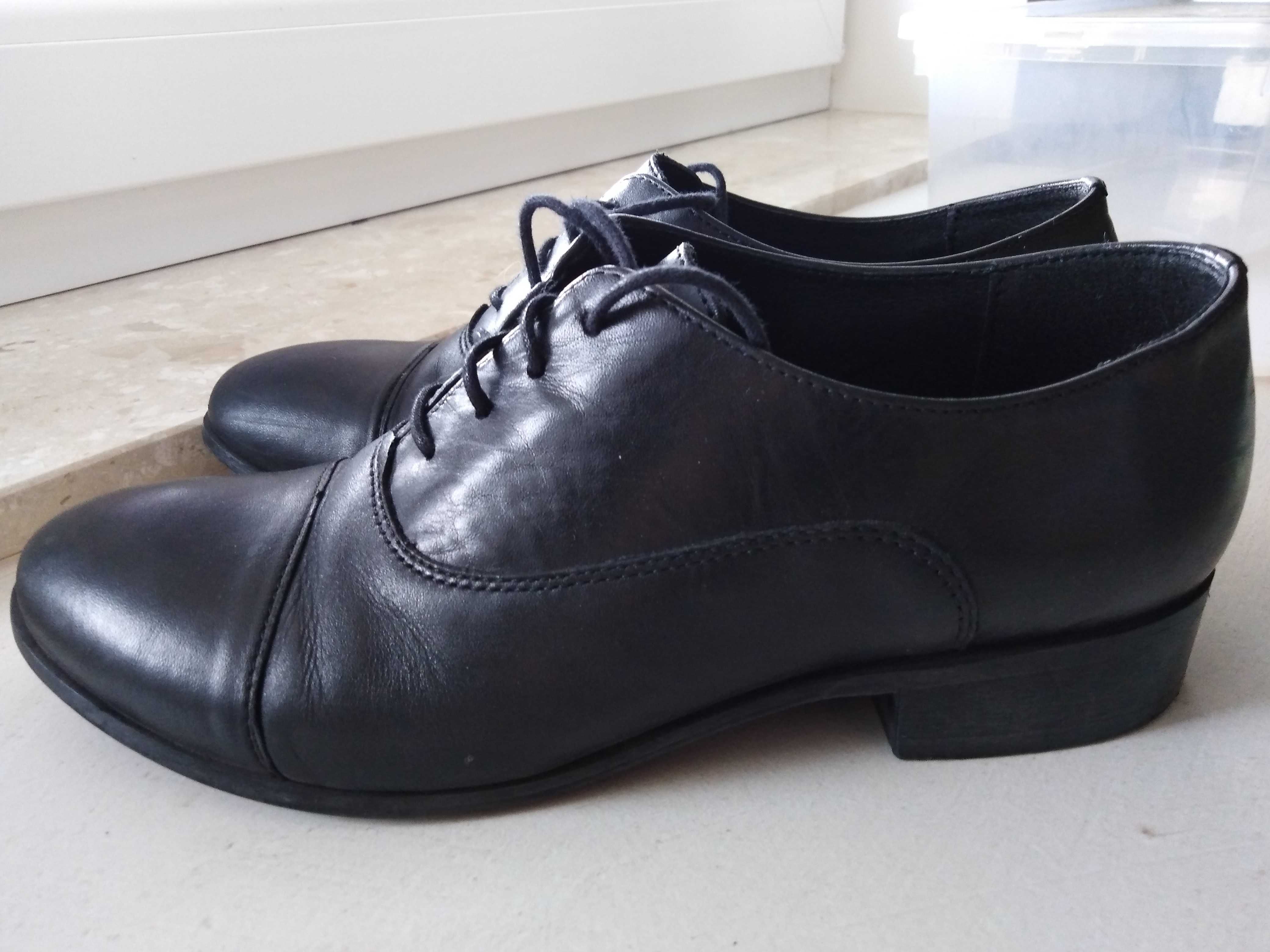 Buty damskie Lasocki skórzane 36