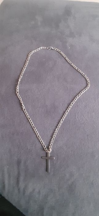 Łańcuszek z krzyżykiem