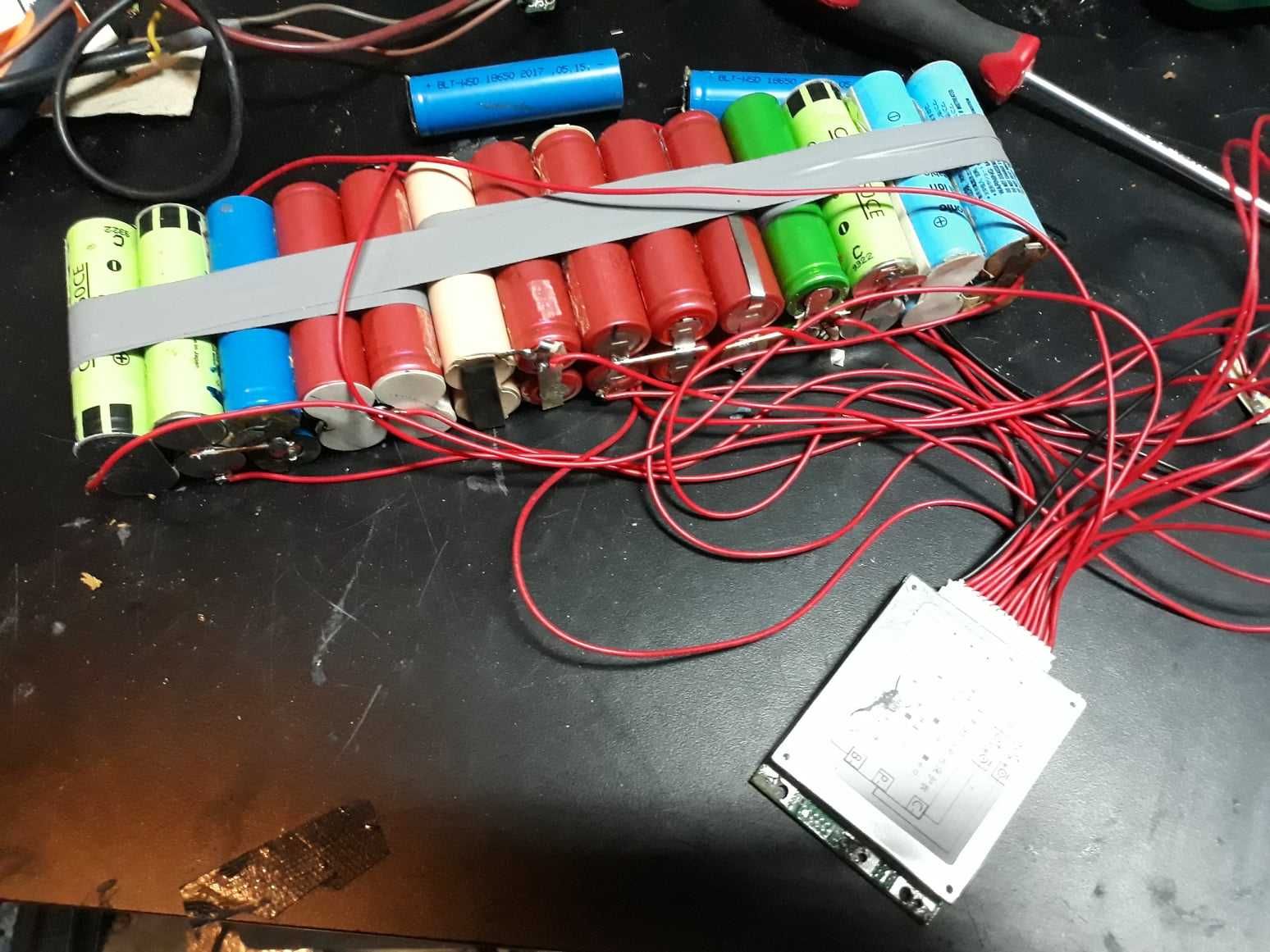 Reparação de bicicletas eléctricas e trotinetes.