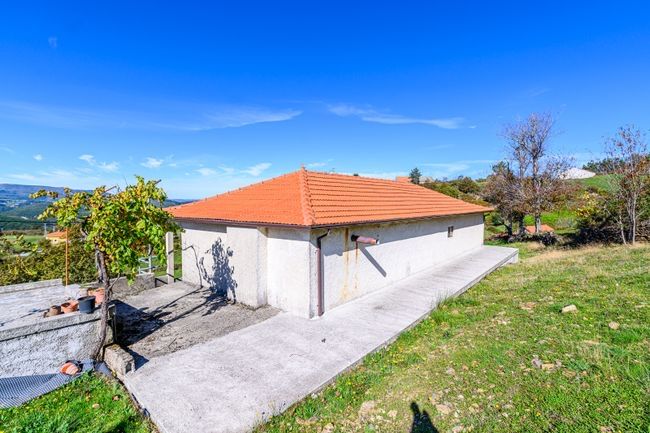 Alugo casa/quinta com terreno em Pomar da Rainha Salto Montalegre