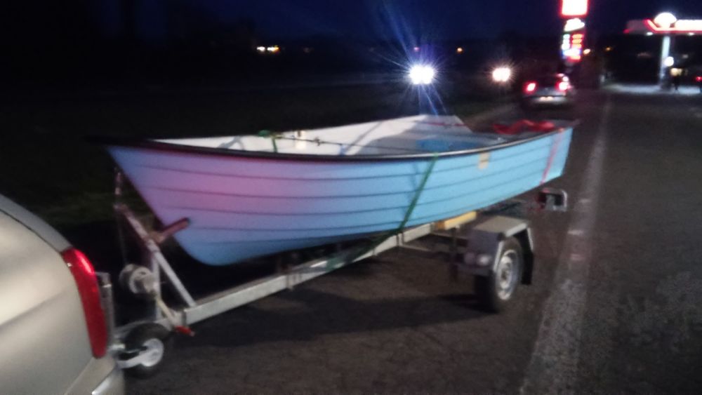 Łódka wędkarska  410 z przyczepką