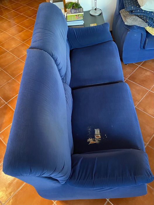 Sofá azul 3 lugares