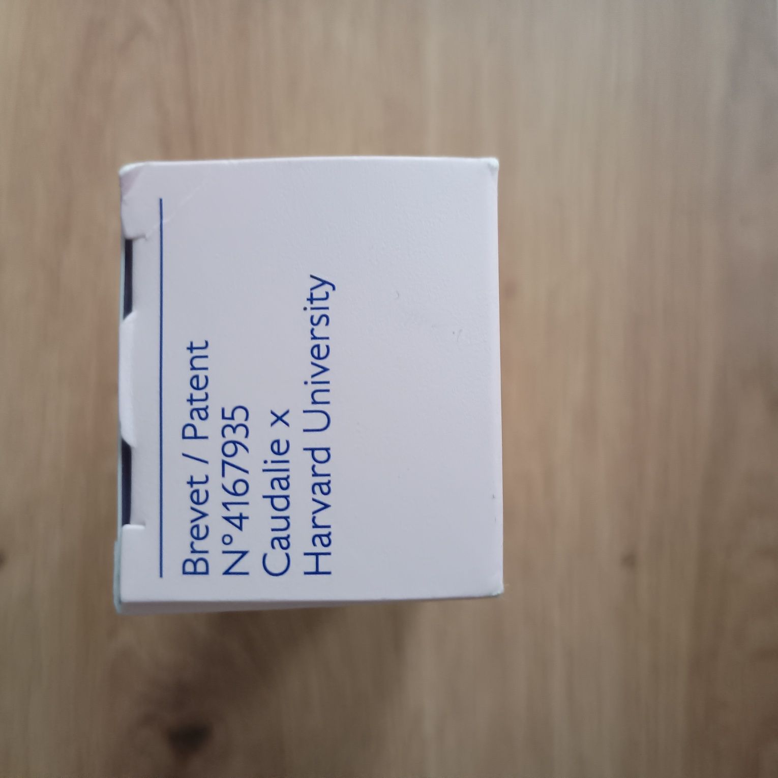 Caudalie  Resveratrol- Lift fluid kaszmirowy