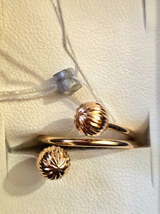 Кольцо золотое ,украшения с пломбой