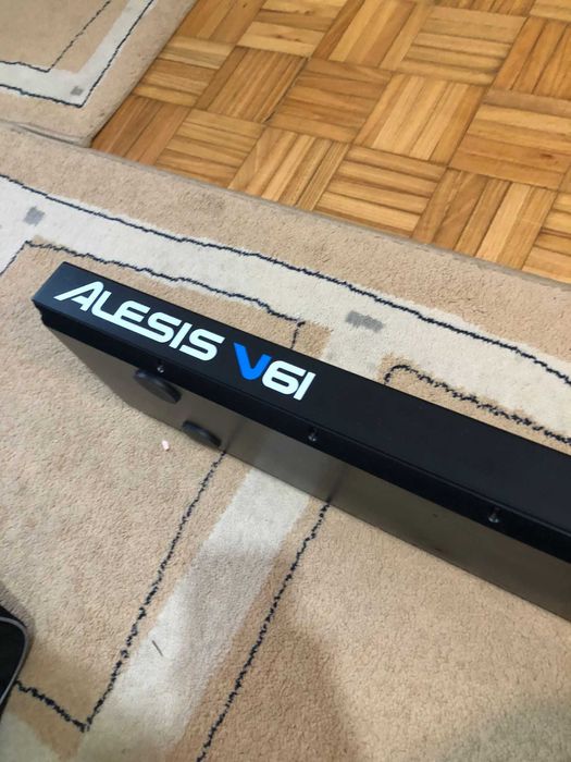 Controlador Alesis v61