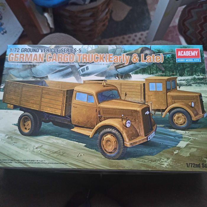 Model do sklejania 1:72 german cargo trucks