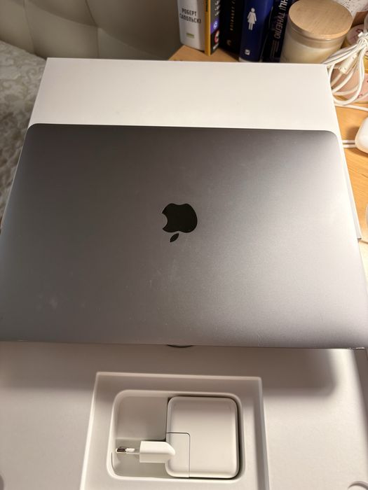 13-inch MacBook Air with Apple M1 chip