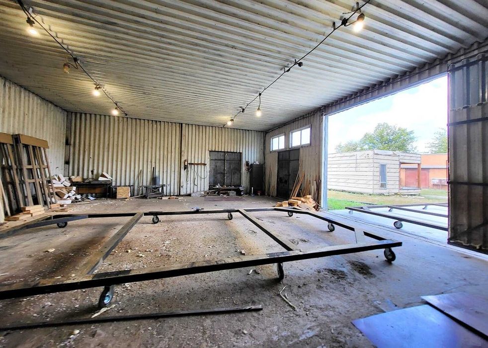 Продаж комерційного приміщення на вул. Будівельна