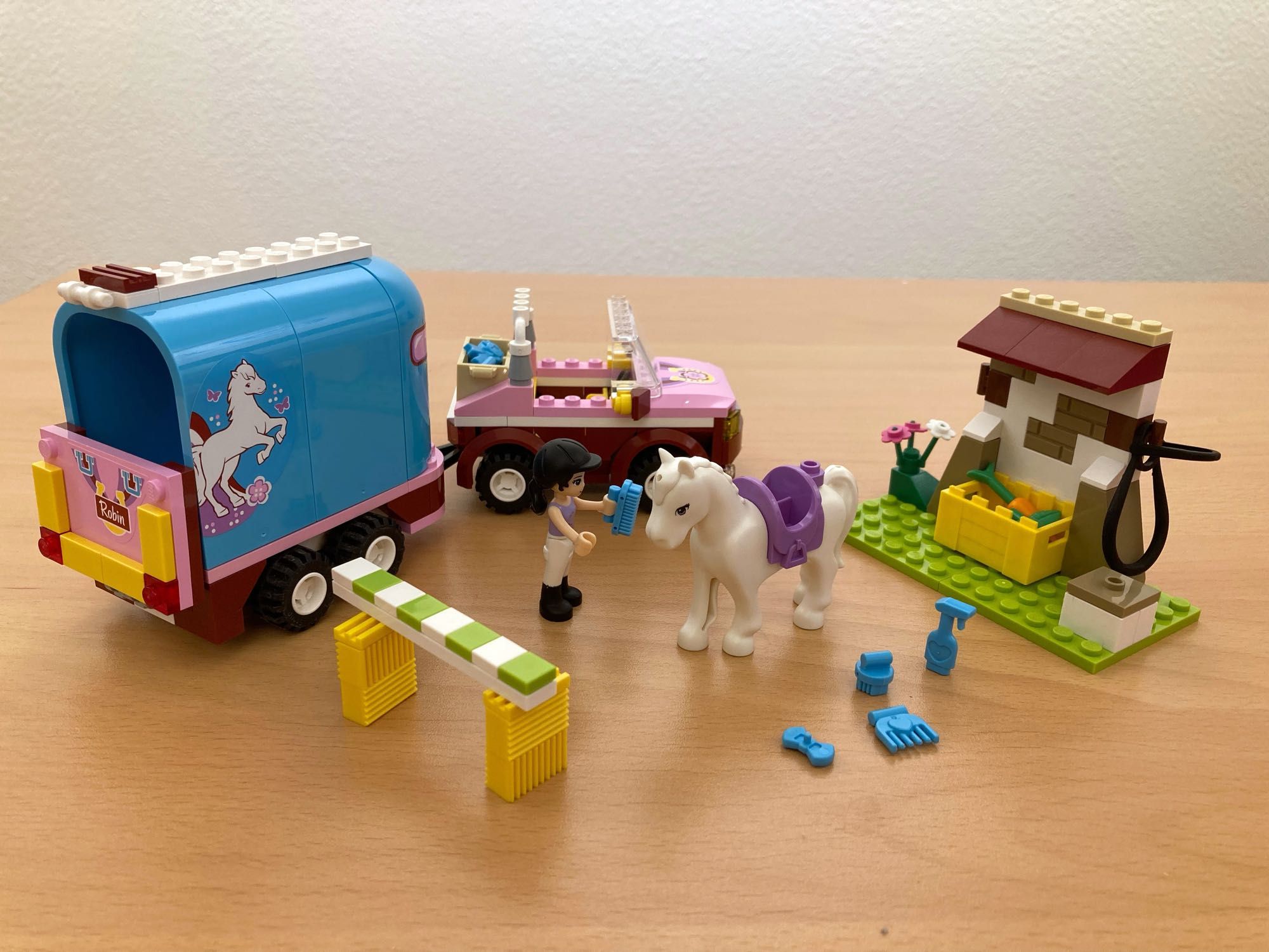 Lego Friends - O Trailer de Cavalo da Emma
