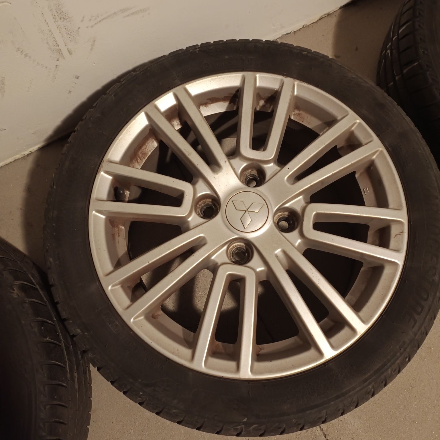 Felgi do Mitsubishi Colt VI z oponami Bridgestone Turanza 005
