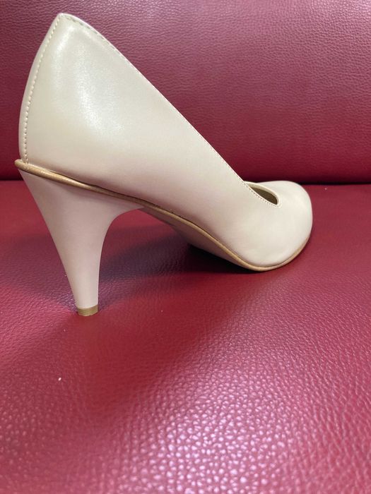 Nowe buty, czółenka, beż, toffi, r. 38,5, wys. 8 cm, wyprzedaż