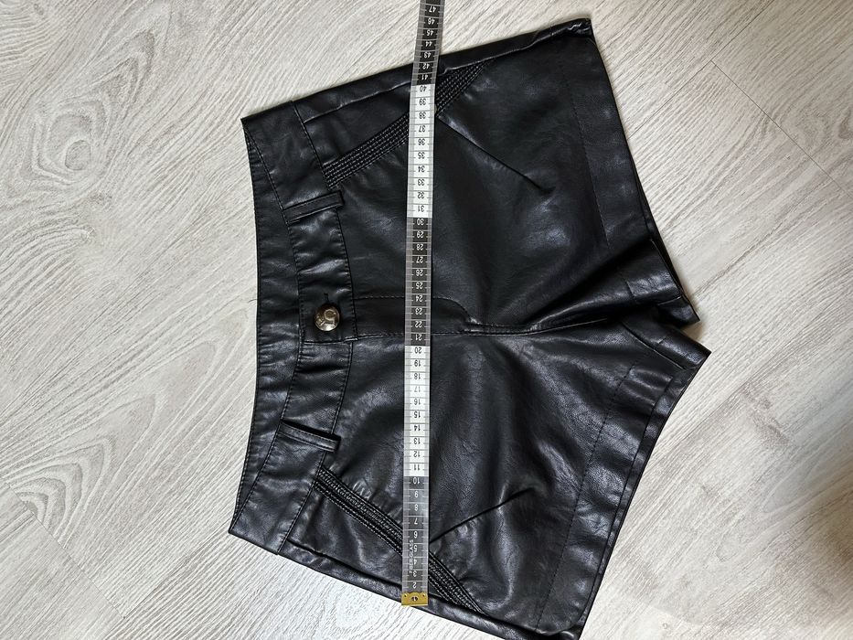 Шорти з еко шкіри