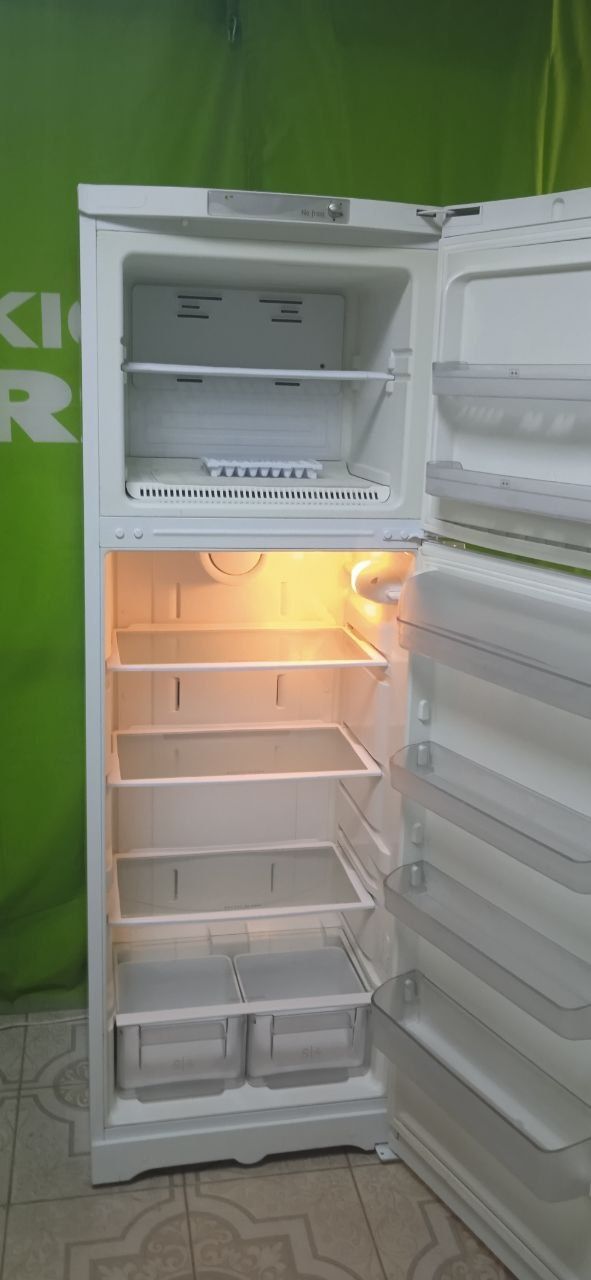 Холодильник б/в Ariston Hotpoint No Frost висота 175см mod.RMT175