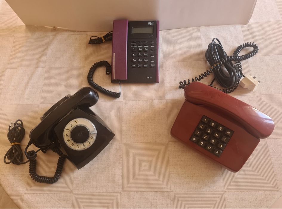 Старые стационарные телефоны