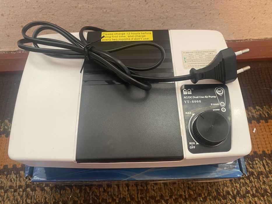 Компресор на акумуляторі Sunsun YT-8000 2х4 л м Біло-чорний (YT-8000)