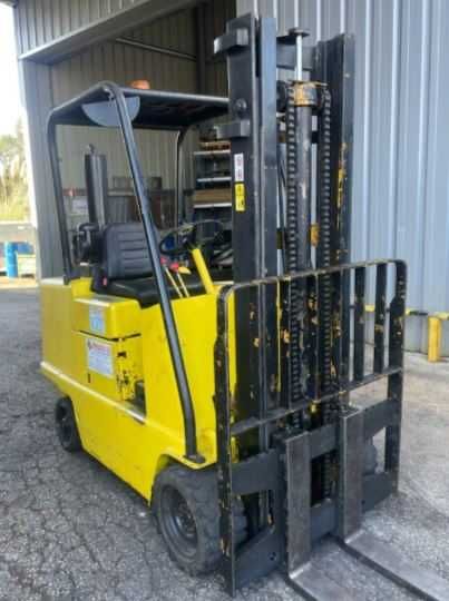 Empilhador Caterpillar 3T,