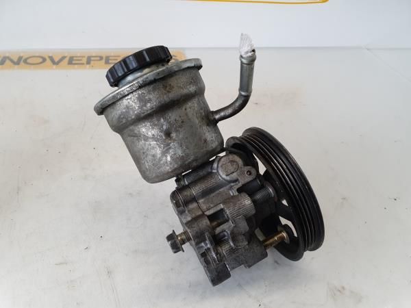 Bomba de direção TOYOTA Yaris (_P1_)