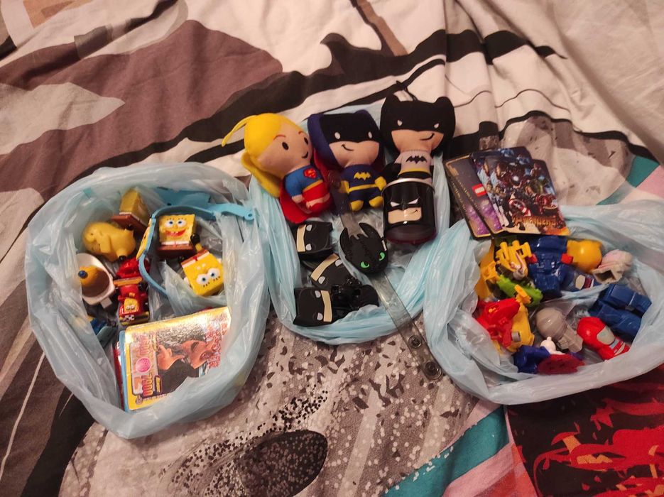 Bajkowa paczka ubrań 128 cm używana +GrATISY