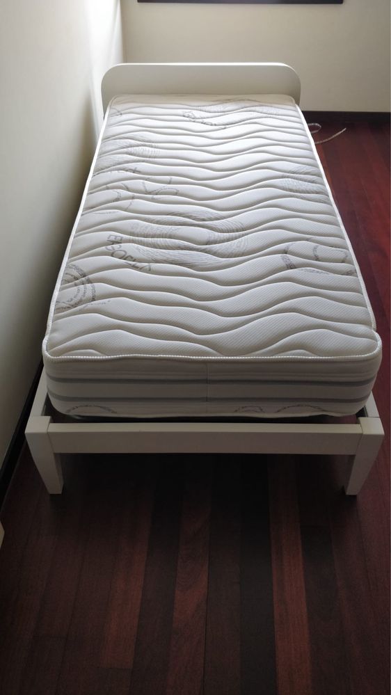 Cama com colchao 1,90m x 0,90