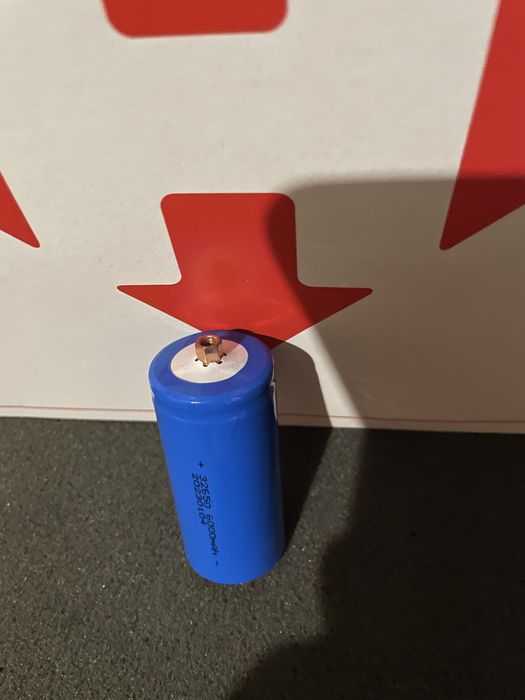 Акумулятори LiFePo4 32700 6000 mAh цилндричні з різбою